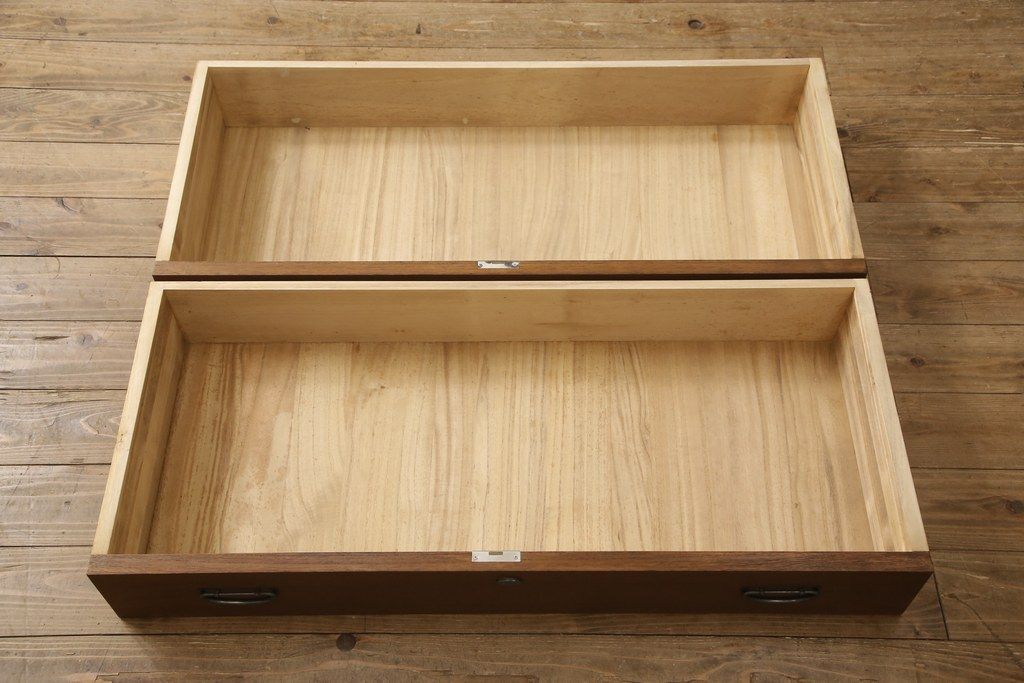 桐箪笥を綺麗に再生!リサイズし、可動式の棚を製作。房を交換して、オーク系で着色仕上げ。