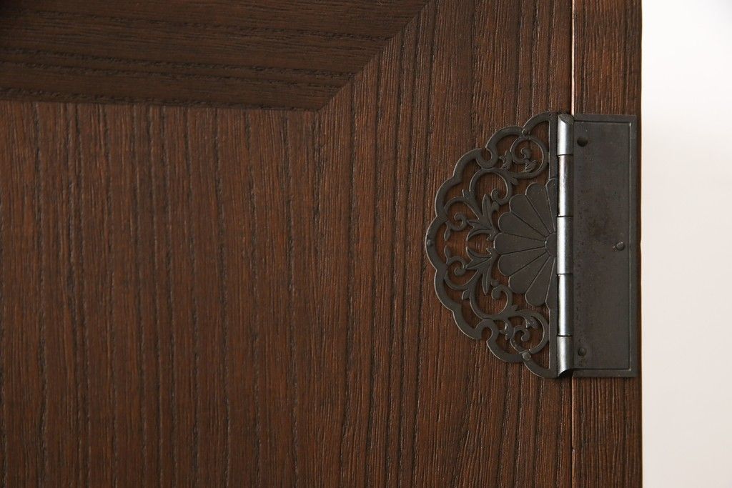 桐箪笥を綺麗に再生!リサイズし、可動式の棚を製作。房を交換して、オーク系で着色仕上げ。