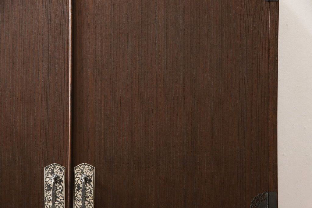 桐箪笥を綺麗に再生!リサイズし、可動式の棚を製作。房を交換して、オーク系で着色仕上げ。