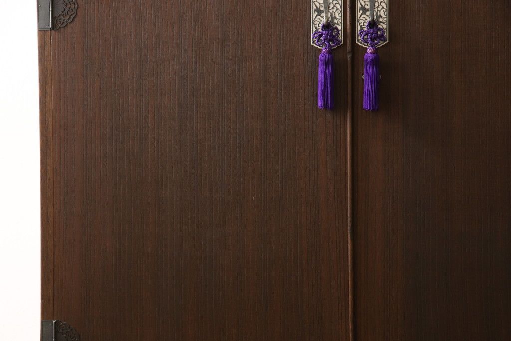 桐箪笥を綺麗に再生!リサイズし、可動式の棚を製作。房を交換して、オーク系で着色仕上げ。