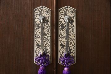 桐箪笥を綺麗に再生!リサイズし、可動式の棚を製作。房を交換して、オーク系で着色仕上げ。