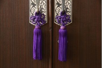 桐箪笥を綺麗に再生!リサイズし、可動式の棚を製作。房を交換して、オーク系で着色仕上げ。