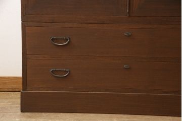 桐箪笥を綺麗に再生!リサイズし、可動式の棚を製作。房を交換して、オーク系で着色仕上げ。