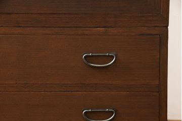 桐箪笥を綺麗に再生!リサイズし、可動式の棚を製作。房を交換して、オーク系で着色仕上げ。