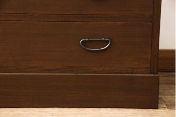 桐箪笥を綺麗に再生!リサイズし、可動式の棚を製作。房を交換して、オーク系で着色仕上げ。