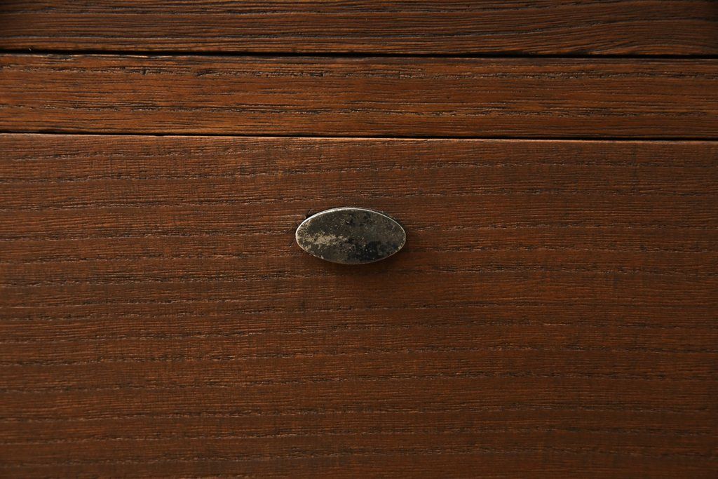 桐箪笥を綺麗に再生!リサイズし、可動式の棚を製作。房を交換して、オーク系で着色仕上げ。