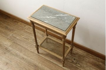 サイドテーブルをストリップド加工でリメイク!高品質リペアを施し、蜜蝋ワックス仕上げに。