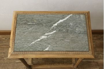 サイドテーブルをストリップド加工でリメイク!高品質リペアを施し、蜜蝋ワックス仕上げに。