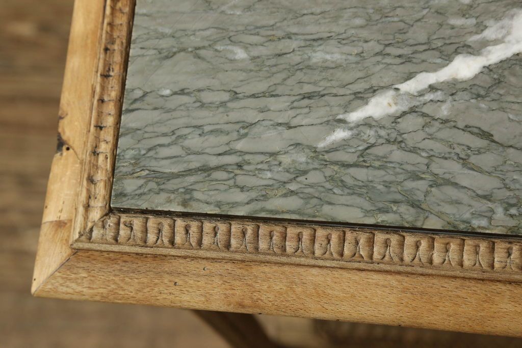 サイドテーブルをストリップド加工でリメイク!高品質リペアを施し、蜜蝋ワックス仕上げに。