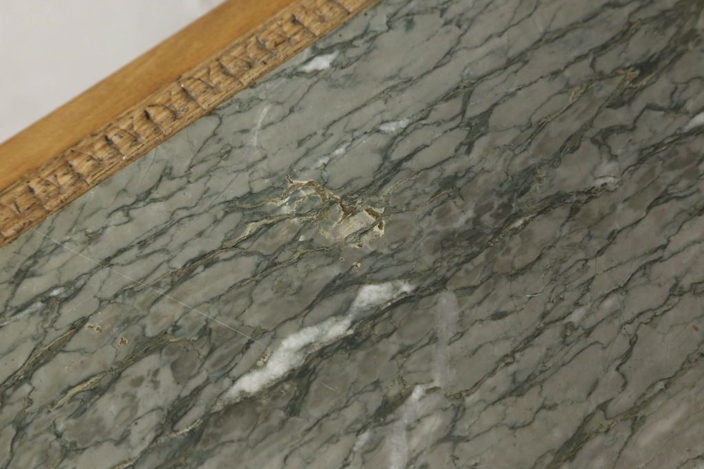 サイドテーブルをストリップド加工でリメイク!高品質リペアを施し、蜜蝋ワックス仕上げに。