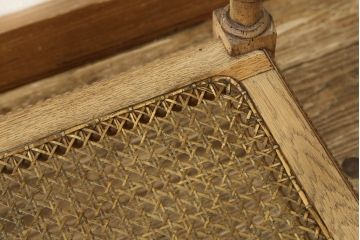 サイドテーブルをストリップド加工でリメイク!高品質リペアを施し、蜜蝋ワックス仕上げに。