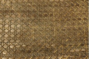 サイドテーブルをストリップド加工でリメイク!高品質リペアを施し、蜜蝋ワックス仕上げに。