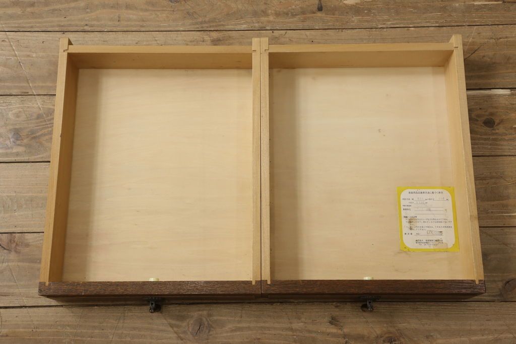 ライティングビューローを綺麗に再生!高品質リペアを施し、天板のみ剥離し着色。天板以外は現状をベースに色味調整。