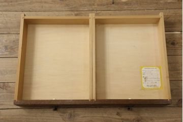 ライティングビューローを綺麗に再生!高品質リペアを施し、天板のみ剥離し着色。天板以外は現状をベースに色味調整。