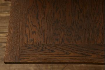 ライティングビューローを綺麗に再生!高品質リペアを施し、天板のみ剥離し着色。天板以外は現状をベースに色味調整。