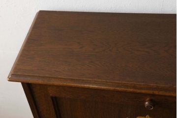 ライティングビューローを綺麗に再生!高品質リペアを施し、天板のみ剥離し着色。天板以外は現状をベースに色味調整。