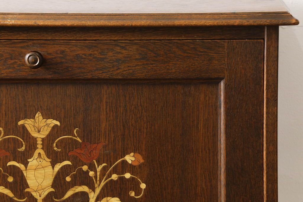 ライティングビューローを綺麗に再生!高品質リペアを施し、天板のみ剥離し着色。天板以外は現状をベースに色味調整。