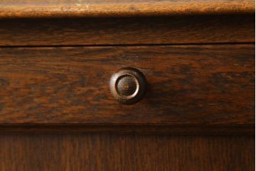 ライティングビューローを綺麗に再生!高品質リペアを施し、天板のみ剥離し着色。天板以外は現状をベースに色味調整。