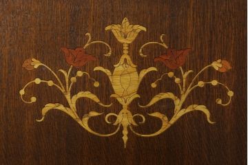 ライティングビューローを綺麗に再生!高品質リペアを施し、天板のみ剥離し着色。天板以外は現状をベースに色味調整。