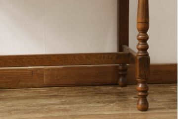 ライティングビューローを綺麗に再生!高品質リペアを施し、天板のみ剥離し着色。天板以外は現状をベースに色味調整。