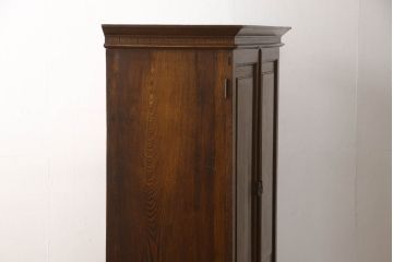 ワードローブを綺麗に再生!修繕箇所は本体と馴染ませ、本体は現状ベースに着色。