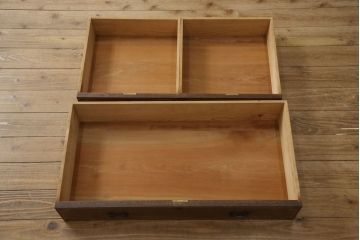 ワードローブを綺麗に再生!修繕箇所は本体と馴染ませ、本体は現状ベースに着色。