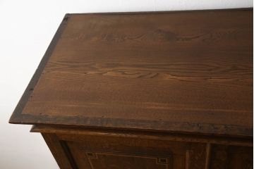 ワードローブを綺麗に再生!修繕箇所は本体と馴染ませ、本体は現状ベースに着色。