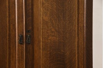 ワードローブを綺麗に再生!修繕箇所は本体と馴染ませ、本体は現状ベースに着色。