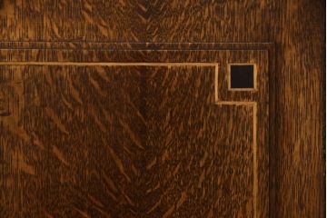 ワードローブを綺麗に再生!修繕箇所は本体と馴染ませ、本体は現状ベースに着色。