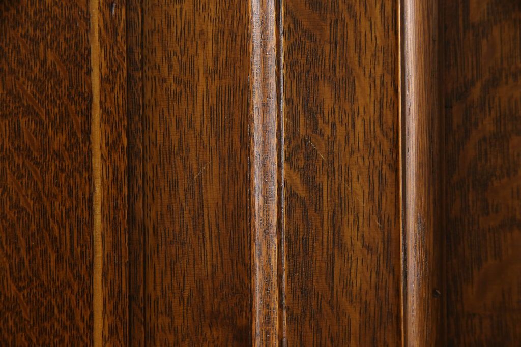 ワードローブを綺麗に再生!修繕箇所は本体と馴染ませ、本体は現状ベースに着色。