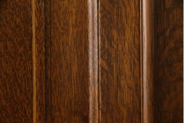 ワードローブを綺麗に再生!修繕箇所は本体と馴染ませ、本体は現状ベースに着色。