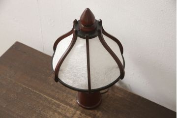 スタンドライトを綺麗に再生!木部分の修繕、和紙貼り直し。修繕箇所は本体と馴染ませ、本体は現状をベースにして着色。