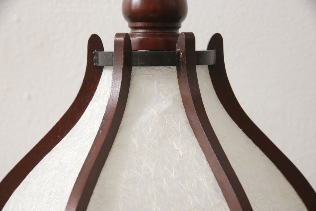 スタンドライトを綺麗に再生!木部分の修繕、和紙貼り直し。修繕箇所は本体と馴染ませ、本体は現状をベースにして着色。