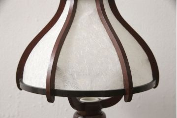 スタンドライトを綺麗に再生!木部分の修繕、和紙貼り直し。修繕箇所は本体と馴染ませ、本体は現状をベースにして着色。