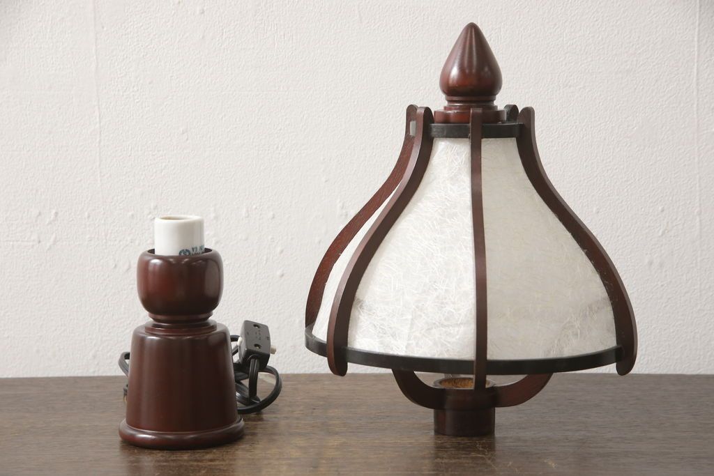 スタンドライトを綺麗に再生!木部分の修繕、和紙貼り直し。修繕箇所は本体と馴染ませ、本体は現状をベースにして着色。