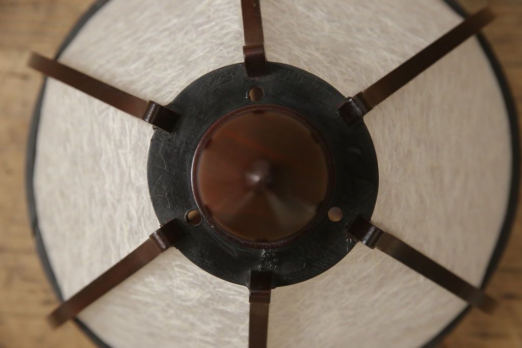 スタンドライトを綺麗に再生!木部分の修繕、和紙貼り直し。修繕箇所は本体と馴染ませ、本体は現状をベースにして着色。