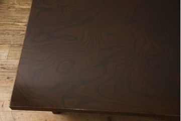 座卓を脚を外せる仕様にリメイク!脚を取り外し可能な仕様に加工。天板の塗装を剥離し本体は脚の色をベースに着色仕上げ。