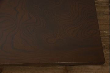 座卓を脚を外せる仕様にリメイク!脚を取り外し可能な仕様に加工。天板の塗装を剥離し本体は脚の色をベースに着色仕上げ。