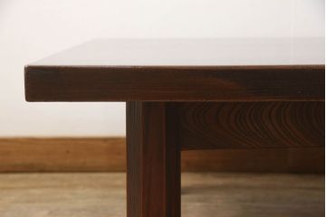 座卓を脚を外せる仕様にリメイク!脚を取り外し可能な仕様に加工。天板の塗装を剥離し本体は脚の色をベースに着色仕上げ。
