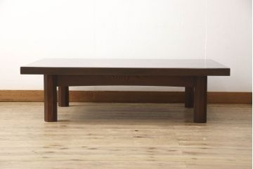 座卓を脚を外せる仕様にリメイク!脚を取り外し可能な仕様に加工。天板の塗装を剥離し本体は脚の色をベースに着色仕上げ。