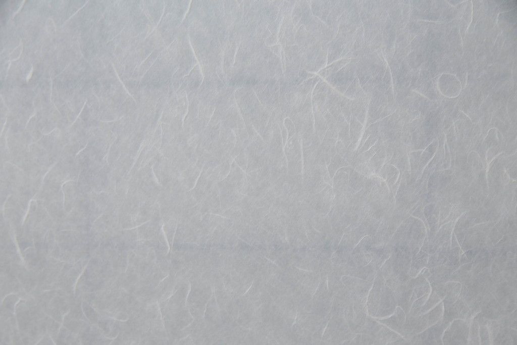 ガラス戸のデザインを変えリメイク!上段・中段は格子パネルをはめ込み。上段はカラー・モール調・すりガラス調のフィルムを張り付け。下段は和紙フィルム仕様に加工し、木部をこげ茶色に着色仕上げ。