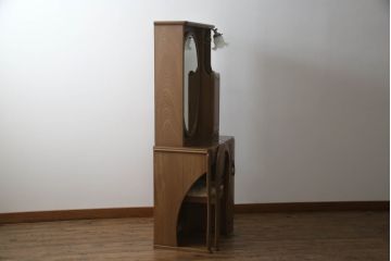 ドレッサーとチェアを綺麗に再生!高品質リペアを施し、防カビ材を塗布。元の色味に合わせて着色。