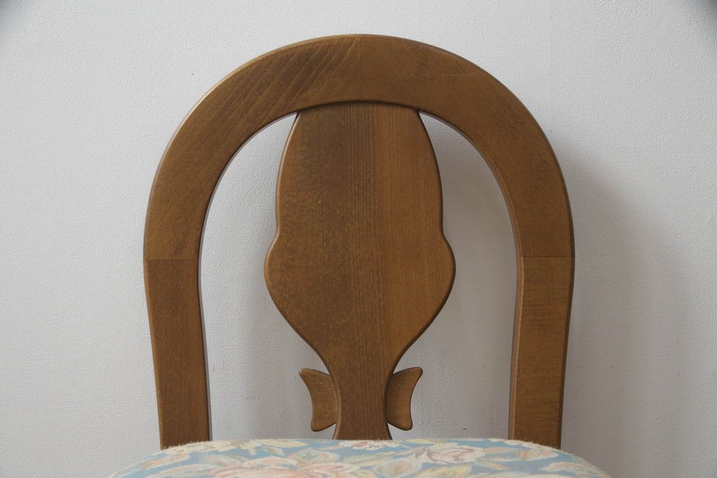 ドレッサーとチェアを綺麗に再生!高品質リペアを施し、防カビ材を塗布。元の色味に合わせて着色。