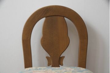 ドレッサーとチェアを綺麗に再生!高品質リペアを施し、防カビ材を塗布。元の色味に合わせて着色。