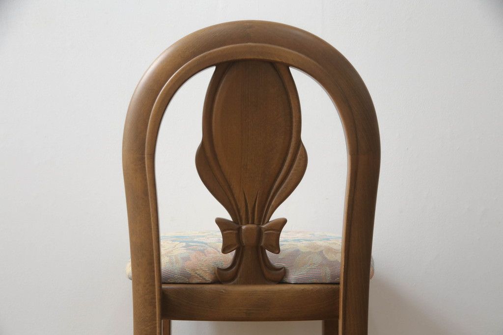 ドレッサーとチェアを綺麗に再生!高品質リペアを施し、防カビ材を塗布。元の色味に合わせて着色。