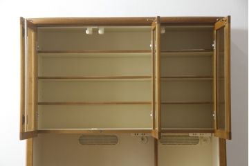 食器棚を綺麗に再生!高品質リペアを施し、天然成分の防カビ材を塗布。