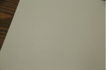 食器棚を綺麗に再生!高品質リペアを施し、天然成分の防カビ材を塗布。