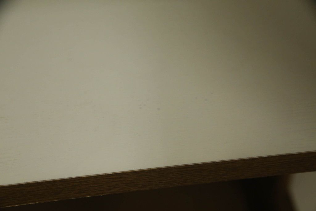 食器棚を綺麗に再生!高品質リペアを施し、天然成分の防カビ材を塗布。