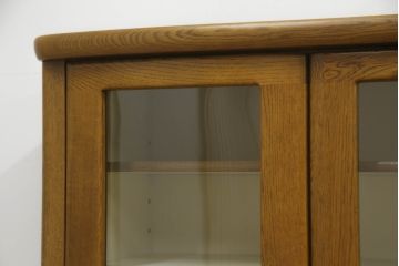 食器棚を綺麗に再生!高品質リペアを施し、天然成分の防カビ材を塗布。