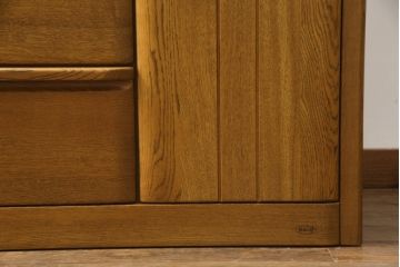 食器棚を綺麗に再生!高品質リペアを施し、天然成分の防カビ材を塗布。